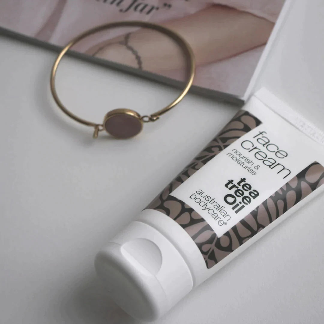 Gifts for teens, package of 2 products - give a pack of skin care products