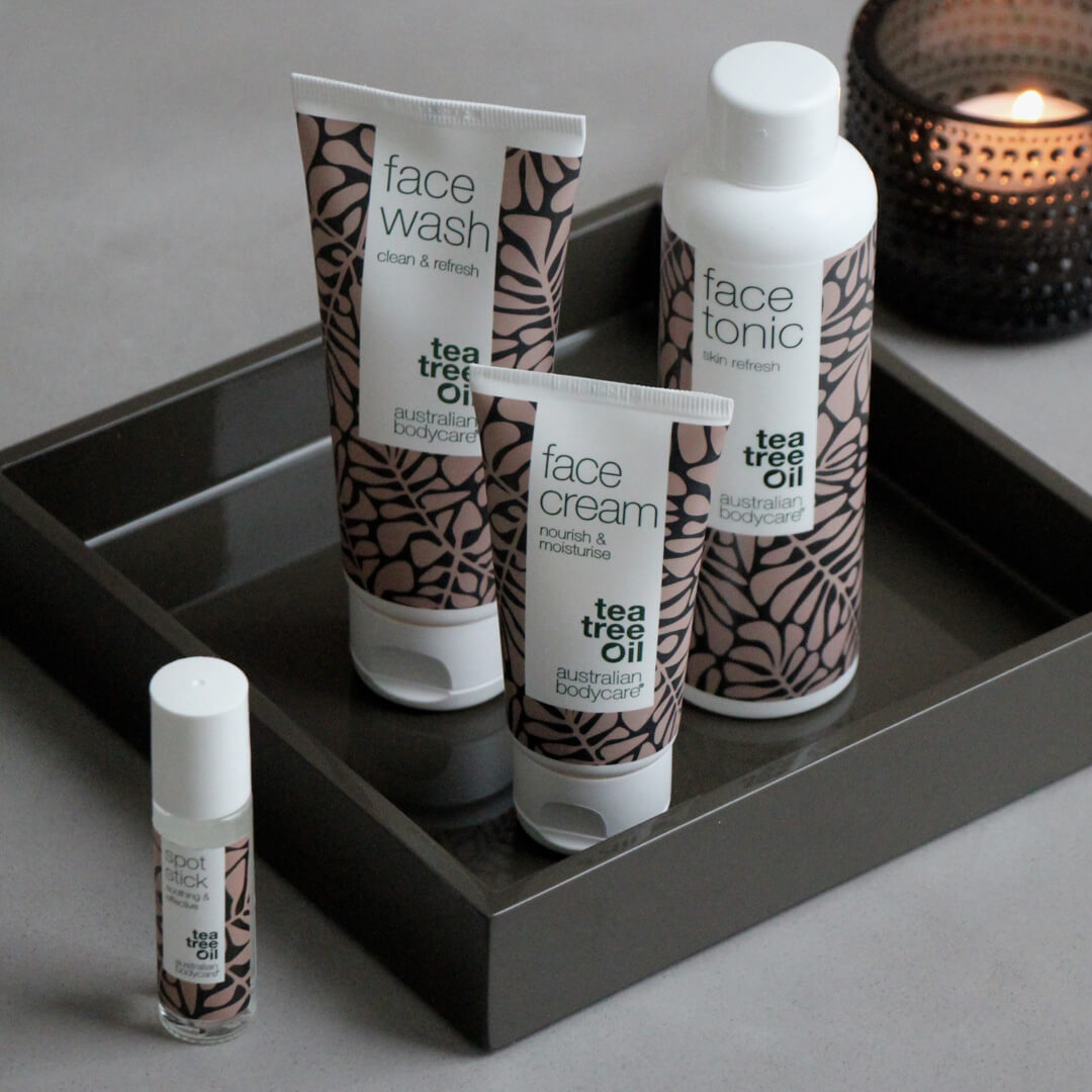 Skin care set for blackheads and spots on chin - 4 facial products for daily cleansing of spots on jawline and blackheads on chin