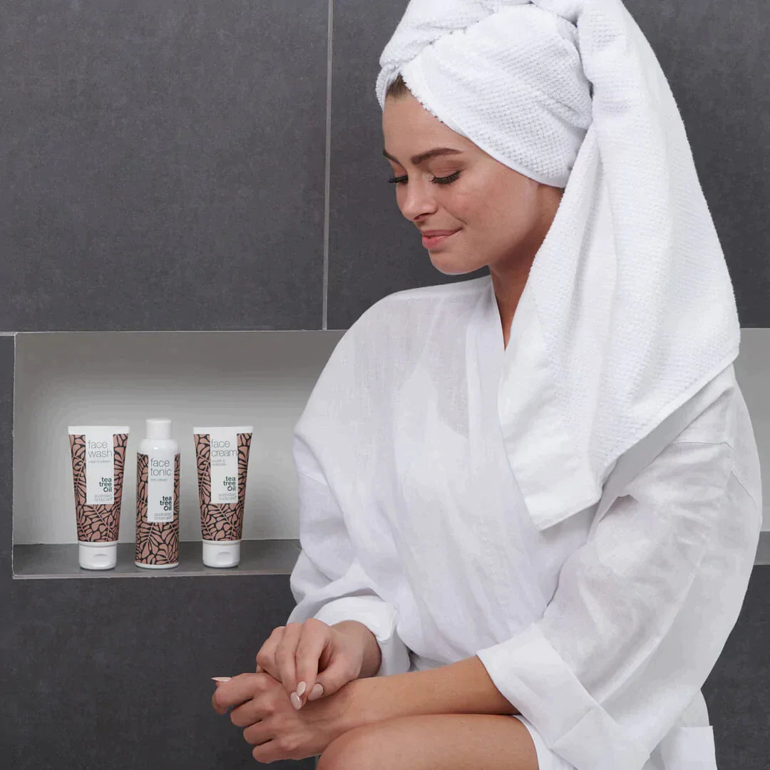 Gifts for teens, package of 2 products - give a pack of skin care products