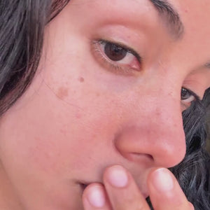 Video of a model applying our nose patch, then removing it and showing the used patch to reveal how it has cleared pores.