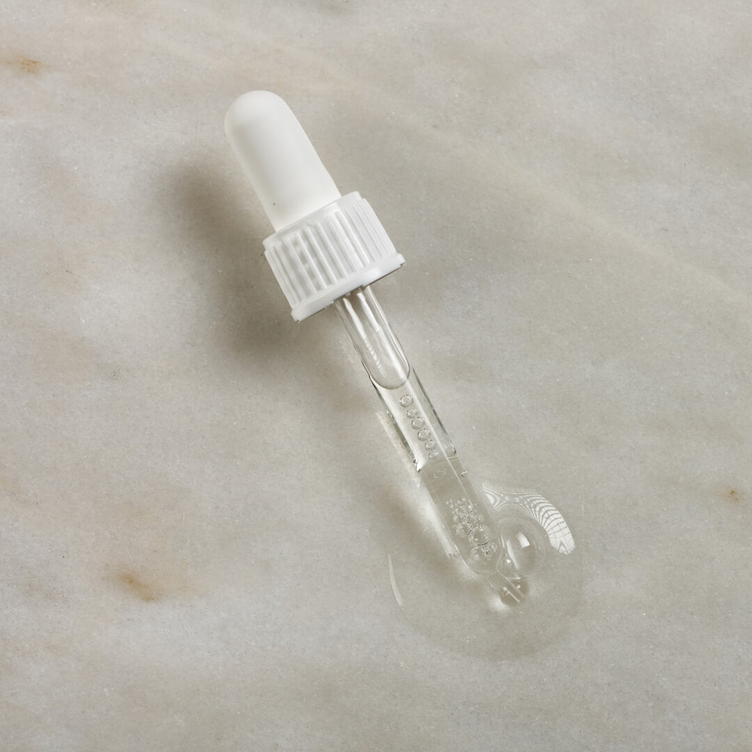 3x hyaluronic acid serum for a glowy, smooth skin — With hyaluronic acid 2% and vitamin B5 for fine lines & wrinkles