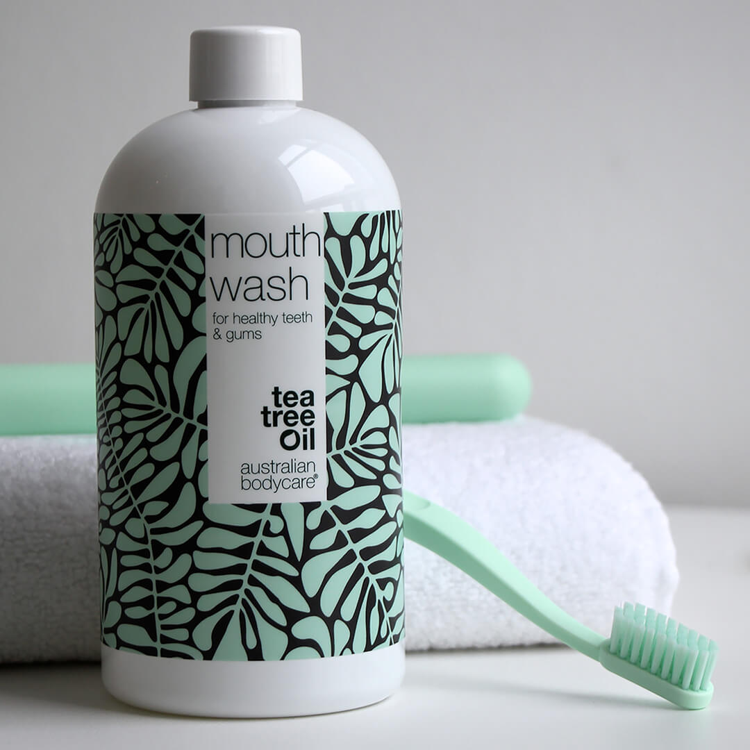 Tea Tree Oil Mouth Wash for a good oral hygiene — Against bad breath and for the daily care of gingivitis, oral thrush and periodontitis